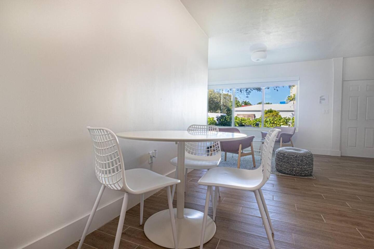 Stylish 2Bed Apartment El Portal Μαϊάμι Εξωτερικό φωτογραφία